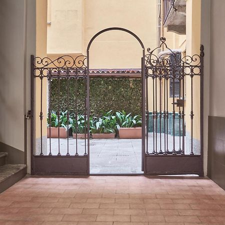 Elegante Appartamento Minimal Dai Tocchi Botanici Milano Ngoại thất bức ảnh